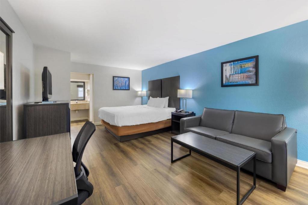Western Fairwinds Hotel 2*