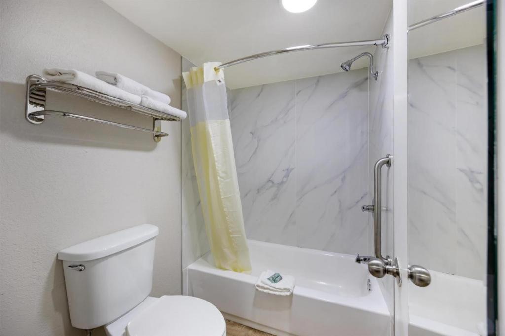 Western Fairwinds Hotel 2*